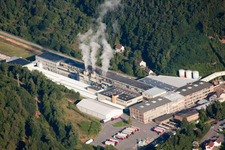 Usine de carton Buchmann GmbH à le quartier Sarnstall in Annweiler am Trifels dans le département Rhénanie-Palatinat, Allemagne d'en haut