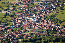 Vue aérienne de Pierre de Gosserweiler à le quartier Gossersweiler in Gossersweiler-Stein dans le département Rhénanie-Palatinat, Allemagne