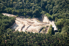 Vue aérienne de Carrière à Cleebourg dans le département Bas Rhin, France