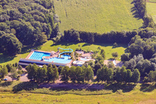 Vue oblique de Piscine forestière à Kandel dans le département Rhénanie-Palatinat, Allemagne