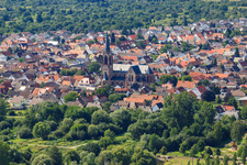 Vue aérienne de Église Marie-Reine à Muggensturm dans le département Bade-Wurtemberg, Allemagne