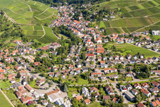 Vue aérienne de Vue sur le village à le quartier Varnhalt in Baden-Baden dans le département Bade-Wurtemberg, Allemagne
