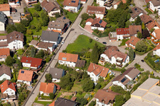 Vue aérienne de Varnhalt, Gartenstr à le quartier Gallenbach in Baden-Baden dans le département Bade-Wurtemberg, Allemagne