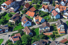 Vue aérienne de Gartenstraße et Mattenweg à le quartier Gallenbach in Baden-Baden dans le département Bade-Wurtemberg, Allemagne