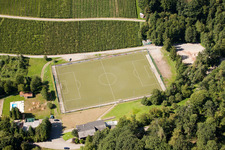 Vue aérienne de Varnhalt, terrains de sport à le quartier Gallenbach in Baden-Baden dans le département Bade-Wurtemberg, Allemagne