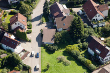 Vue d'oiseau de Varnhalt, Gartenstr à le quartier Gallenbach in Baden-Baden dans le département Bade-Wurtemberg, Allemagne