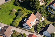 Varnhalt, Gartenstr à le quartier Gallenbach in Baden-Baden dans le département Bade-Wurtemberg, Allemagne du point de vue du drone
