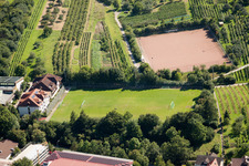 Vue oblique de École de sport de Bade-Sud, FC Neuweier à le quartier Steinbach in Baden-Baden dans le département Bade-Wurtemberg, Allemagne