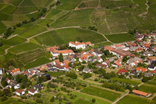 Photographie aérienne de Château de Neuweir à le quartier Neuweier in Baden-Baden dans le département Bade-Wurtemberg, Allemagne