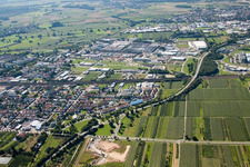 Vue aérienne de Zone industrielle avec Schäffler Automotive à Bühl dans le département Bade-Wurtemberg, Allemagne
