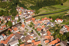 Vue aérienne de Rue Erlacher à le quartier Erlach in Renchen dans le département Bade-Wurtemberg, Allemagne