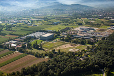 Vue aérienne de Parc industriel Duravit Logistique DURAlog à le quartier Großweier in Achern dans le département Bade-Wurtemberg, Allemagne