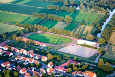 Vue aérienne de Terrain de sport de Sportfreunde Steinfeld et Wiesenthalle à Steinfeld dans le département Rhénanie-Palatinat, Allemagne