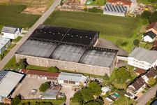 Vue d'oiseau de Locaux de l'usine Muffenrohr GmbH à le quartier Hatzenweier in Ottersweier dans le département Bade-Wurtemberg, Allemagne