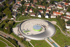 Enregistrement par drone de Le centre commercial Shopping Cité, en forme d'OVNI, d'ECE Centermanagement GmbH à le quartier Oos in Baden-Baden dans le département Bade-Wurtemberg, Allemagne