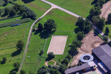 Vue aérienne de Zones d'entraînement équestre au Vetrihof à Muggensturm dans le département Bade-Wurtemberg, Allemagne