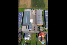 Vue aérienne de Zone industrielle Draisstraße Striebich-Logisitik à Muggensturm dans le département Bade-Wurtemberg, Allemagne