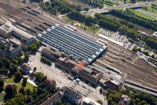 Plan des voies et gare principale de la Deutsche Bahn à le quartier Südweststadt in Karlsruhe dans le département Bade-Wurtemberg, Allemagne vue du ciel