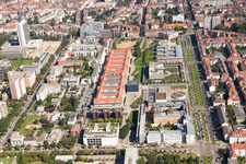 Vue aérienne de Ensemble du musée ZKM | Centre d'art et des médias à le quartier Südweststadt in Karlsruhe dans le département Bade-Wurtemberg, Allemagne