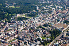 Vue aérienne de Cour fédérale de justice de Herrenstraße à le quartier Innenstadt-West in Karlsruhe dans le département Bade-Wurtemberg, Allemagne