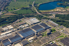 Vue aérienne de Usine de camions Daimler de l'Est à le quartier Maximiliansau in Wörth am Rhein dans le département Rhénanie-Palatinat, Allemagne