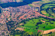 Vue aérienne de Schillerstraße à Jockgrim dans le département Rhénanie-Palatinat, Allemagne