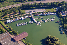 Photographie aérienne de Club de bateaux à moteur Karlsruhe eV à le quartier Knielingen in Karlsruhe dans le département Bade-Wurtemberg, Allemagne