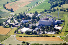 Vue aérienne de Réacteurs et installations déclassés de la centrale nucléaire - Centrale nucléaire NPP EnBW Kernkraft GmbH, centrale nucléaire Obrigheim à Obrigheim dans le département Bade-Wurtemberg, Allemagne