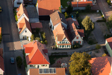 Vue aérienne de KITA au Storchenbrunnen à Erlenbach bei Kandel dans le département Rhénanie-Palatinat, Allemagne