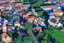 Photographie aérienne de Rue principale à Minfeld dans le département Rhénanie-Palatinat, Allemagne