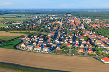 Sur la haute piste à Kandel dans le département Rhénanie-Palatinat, Allemagne d'en haut