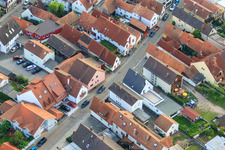 Vue aérienne de Juiststraße, restaurant Zum Schlodderr à Kandel dans le département Rhénanie-Palatinat, Allemagne