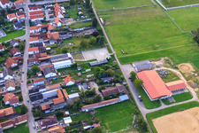 Vue aérienne de Ferme équestre à Altbach à le quartier Minderslachen in Kandel dans le département Rhénanie-Palatinat, Allemagne