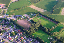 Vue aérienne de Terrains de sport de FC1924 Insheim eV à Insheim dans le département Rhénanie-Palatinat, Allemagne