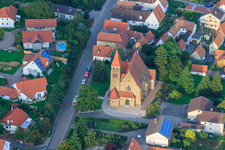 Vue oblique de Église à Insheim dans le département Rhénanie-Palatinat, Allemagne