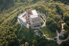 Vue aérienne de Hambach, Château de Hambach à le quartier Hambach an der Weinstraße in Neustadt an der Weinstraße dans le département Rhénanie-Palatinat, Allemagne