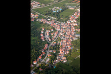 Vue aérienne de Unter-Hambach à le quartier Hambach an der Weinstraße in Neustadt an der Weinstraße dans le département Rhénanie-Palatinat, Allemagne