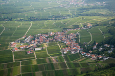 Vue aérienne de Du nord à Weyher in der Pfalz dans le département Rhénanie-Palatinat, Allemagne