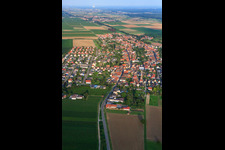 Photographie aérienne de Essingen dans le département Rhénanie-Palatinat, Allemagne