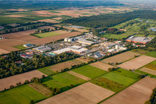 Vue oblique de Zone industrielle de la Bruchwiesenstrasse avec quincaillerie Hornbach à le quartier Dreihof in Bornheim dans le département Rhénanie-Palatinat, Allemagne