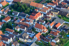 Photographie aérienne de Église Saint-Martin à le quartier Mörlheim in Landau in der Pfalz dans le département Rhénanie-Palatinat, Allemagne