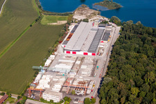 Photographie aérienne de Centrale de mélange de béton et de matériaux de construction de Betonfertigteilewerk Linkenheim GmbH & Co. KG à Linkenheim-Hochstetten dans le département Bade-Wurtemberg, Allemagne