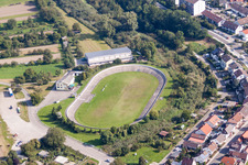 Vue aérienne de Stade de l'hippodrome RV Badenia Linkenheim à le quartier Linkenheim in Linkenheim-Hochstetten dans le département Bade-Wurtemberg, Allemagne