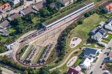Vue aérienne de Terminus S-Bahn à Hochstetten du KVV Karlsruher Verkehrsbetriebe à le quartier Hochstetten in Linkenheim-Hochstetten dans le département Bade-Wurtemberg, Allemagne