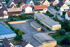 Vue aérienne de École à Kuhardt dans le département Rhénanie-Palatinat, Allemagne