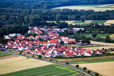 Vue oblique de Champs agricoles et surfaces utilisables à Kuhardt dans le département Rhénanie-Palatinat, Allemagne