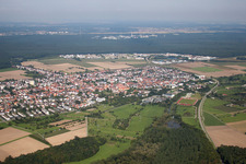 Quartier Blankenloch in Stutensee dans le département Bade-Wurtemberg, Allemagne du point de vue du drone
