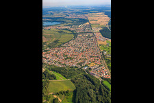 Vue aérienne de Eisenbahnstr à le quartier Eggenstein in Eggenstein-Leopoldshafen dans le département Bade-Wurtemberg, Allemagne