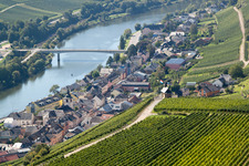 Vue aérienne de Wormeldange dans le département Greiwemacher, Luxembourg