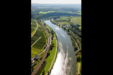 Vue aérienne de Boucle courbe des rives de la Moselle entre le Luxembourg et le cours du Palatinat en Wehr à le quartier Wehr in Palzem dans le département Rhénanie-Palatinat, Allemagne